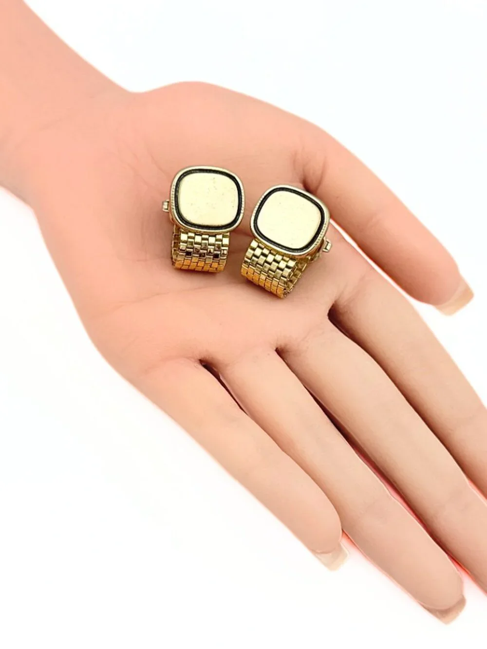 Sarah Coventry Signed Sophisticated Gold Plated Milanese Mesh MCM Cufflinks